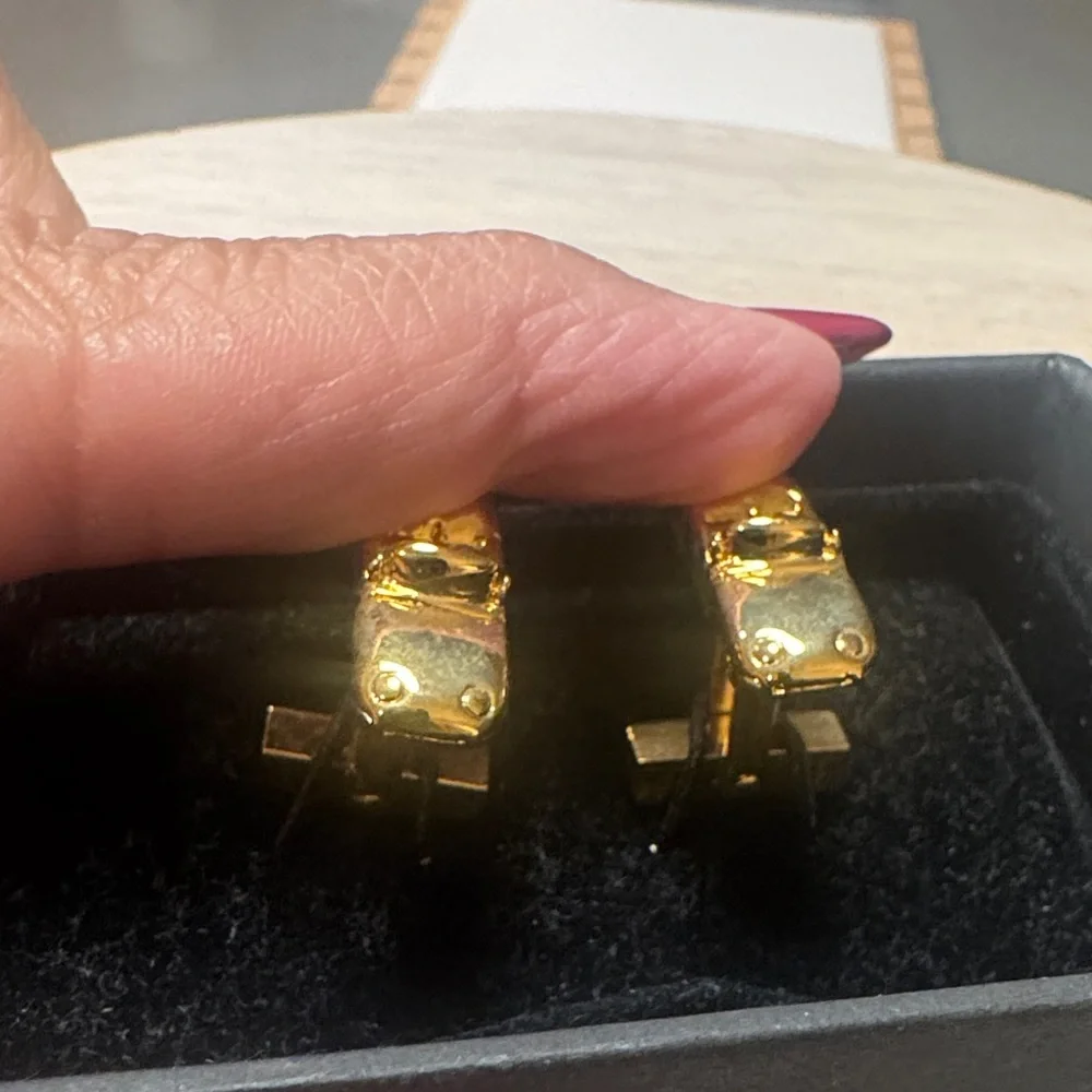 Banana Republic NWOT Gold Car Cufflinks open box.